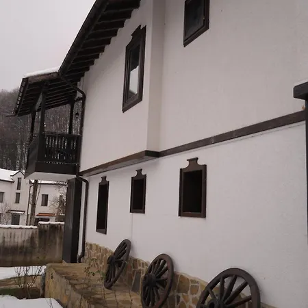 Holiday home сияйна зора *