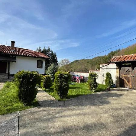 сияйна зора Holiday home *